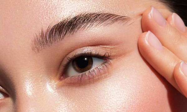 Green and White Conceptual New Look Fashion Blog Banner (600 x 358 piks.) (1)